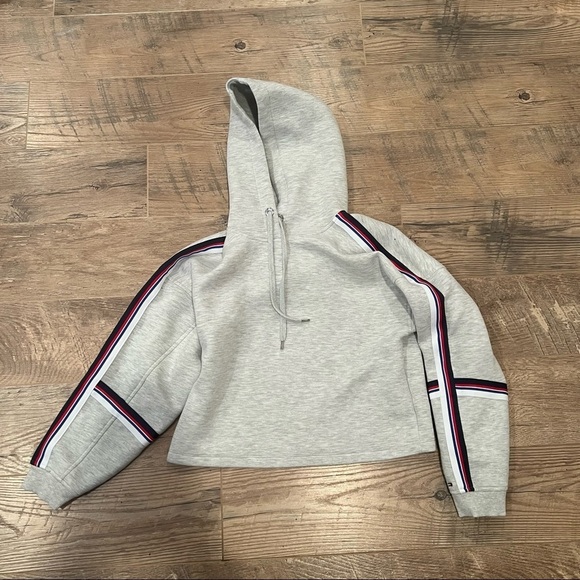 Tommy Hilfiger Women’s Gray Sweatshirt With Stripe Size S/P - Picture 1 of 7